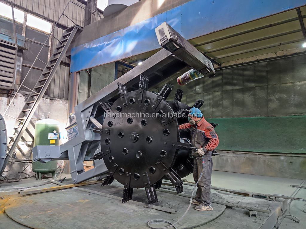 1200-3000mm نوع عجلة بقايا فول الصويا / ذرة القشرة تينر آلة التسميد