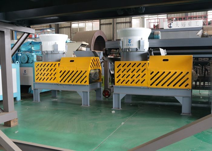 خط إنتاج حبيبات ذات شكل مفلطح خط تحبيب مكبس مسطح للإنتاج على نطاق واسع